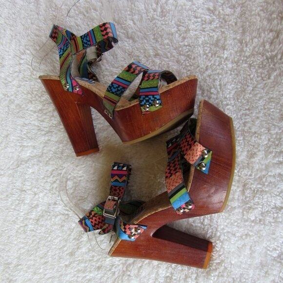 Gianni Bini Chunky High Heels Women's Size 8 Multicolor Tribal Print VGUC - Picture 1 of 14